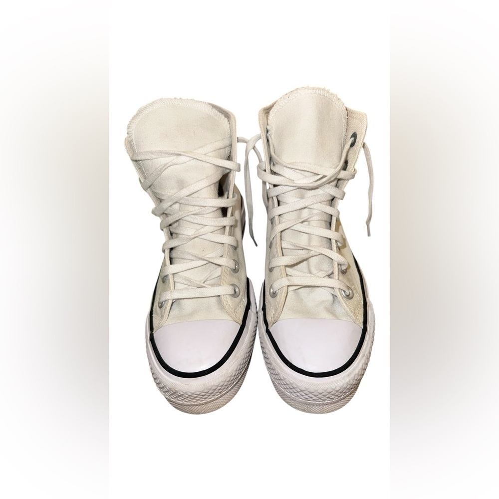 Women’s Chuck Taylor All Star Lift Platform Canvas. Size 6 - Picture 2 of 7